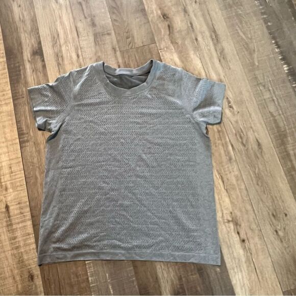 Lululemon gray top  - Picture 1 of 6